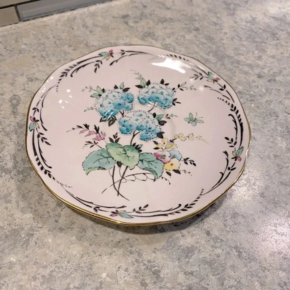 Tuscan Bone China Tea Cup & Saucer - Picture 3 of 6